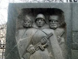 Памятник политехникам, погибшим в Великой Отечественной войне, фотография 2