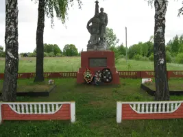 Братская могила 428 советских воинов, павших в боях с немецко-фашистскими захватчиками