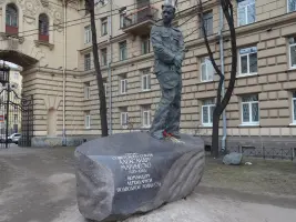 Памятник капитану-подводнику А.И. Маринеско