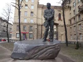 Памятник капитану-подводнику А.И. Маринеско, фотография 2