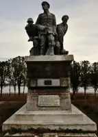 Памятник участникам первого морского десанта