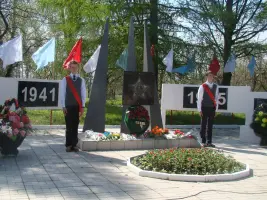 Братское захоронение в посёлке Сычёво