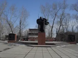 Мемориальный комплекс в честь воинов-металлургов и тружеников тыла Свердловская обл. г. Серов