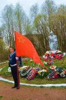 Памятник воинам-лыжникам 72-ой Павловской Краснознаменной ордена Суворова II степени стрелковой дивизии, фотография 3