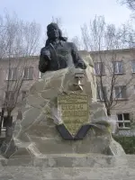 Памятник Герою СССР, летчику-истребителю Степану Здоровцеву