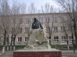 Памятник Герою СССР, летчику-истребителю Степану Здоровцеву, фотография 2