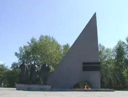 Монумент Победы и вечный огонь в Архангельске, фотография 2