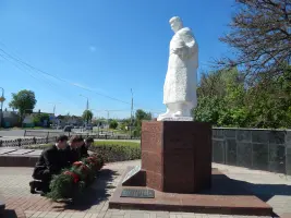Братская могила 117 советских воинов, погибших в боях с фашистскими захватчиками, фотография 2