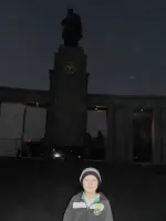 Мемориал Советскому Солдату в Берлине в парке Тиргартен