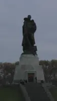 Воин-освободитель в Трептов-парке, Берлин