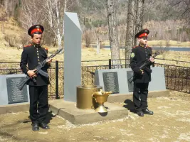Памятник погибшим воинам ВОВ в посёлке Малый Анзас