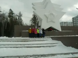 Памятный знак "Три звезды", посвященный 40-летию Победы Советского народа над фашистской Германией