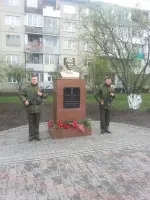 Памятник Герою Советского Союза Мирошниченко Виктору Петровичу