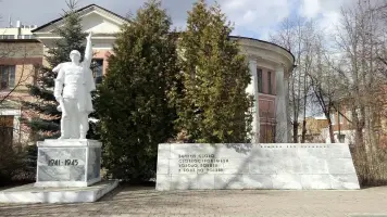 Памятник станкостроителям завода "Комсомолец", павшим в боях за Родину в 1941-1945 гг, фотография 3