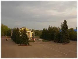 Братская могила советских воинов (мемориальный комплекс на площади города Николаевск)