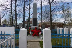 Братская могила на городском кладбище