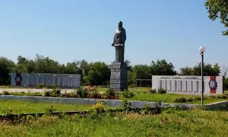 Мемериал - село Ивановка, Сальский район, Ростовская область