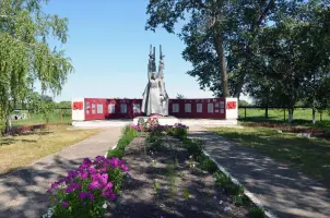 Памятник погибшим воинам-односельчанам