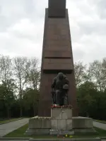 Воин-освободитель в Трептов-парке, Берлин, фотография 2