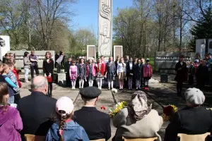 Обелиск неизвестному летчику, фотография 2