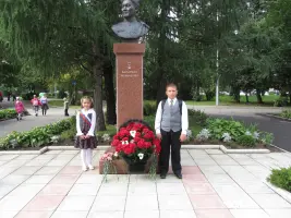 Памятник Бауыржан Момышули, фотография 4
