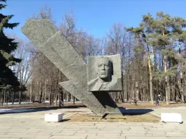 Памятник генералу Карбышеву