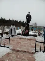 Братская могила советских воинов, погибших в боях с фашистскими захватчиками, фотография 2