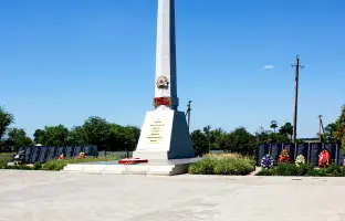 Мемориал - братская могила, село Березовска, Сальский район, Ростовская область, фотография 5