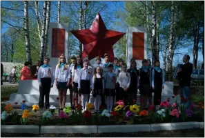 Два памятника в посёлке Колокша (об истории памятника односельчанам, павшим в Великой Отечественной войне), фотография 3