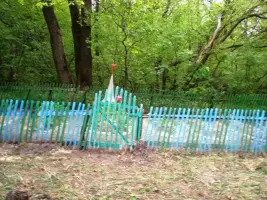 Захоронение неизвестных солдат в лесу Дибровка