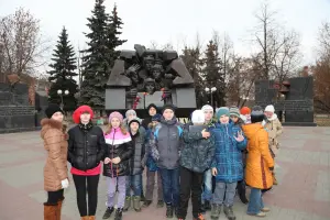 Памятник легендарному танковому экипажу Степана Горобца