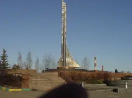Памятник-стела «Землякам-мытищинцам во славу ратного и трудового подвига в годы Великой Отечественной войны 1941 - 45 гг.», фотография 4