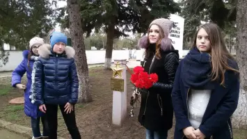 Братская могила моряка 81-й стрелковой бригады Булатникова Ивана Константиновича и 38 неизвестных красноармейцев и краснофлотцев, фотография 3
