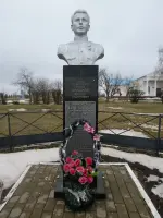 Бюсты Героям Советского Союза Кладиёву Виктору Сидоровичу и Швец Ивану Стефановичу