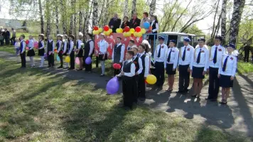 Мемориальное сооружение в поселке Металлургов, фотография 3