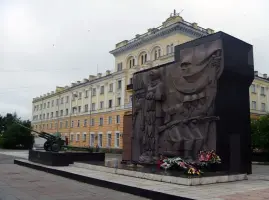 Мемориальный комплекс «За подвиг в бою, за подвиг в труде своим землякам благодарные горожане»