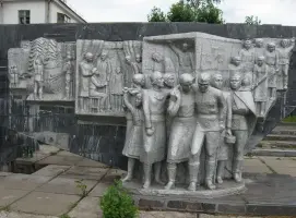 Мемориал «Союз фронта и тыла в ВОВ» в поселке Юдино, фотография 3