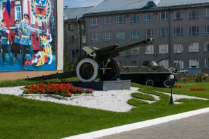 Гаубица Д-1 периода Великой Отечественной войны в Барнаульском юридическом институте МВД России, фотография 2