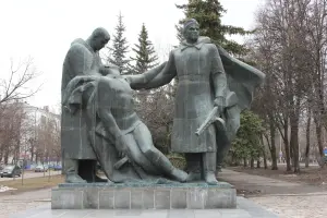 Памятник солдат, уходящему в вечность