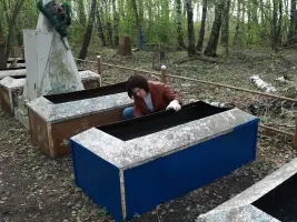 Обелиск и могилы летчиков, фотография 2