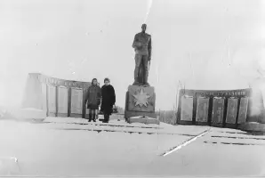 Памятник героям-односельчанам в посёлке Листвянка, фотография 5