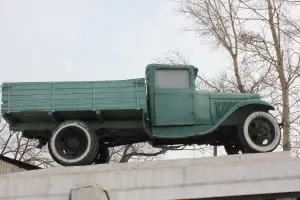 Памятник труженикам опалённых войной дорог