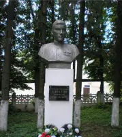 Памятник Герою Советского Союза Алпатову Николаю Савельевичу