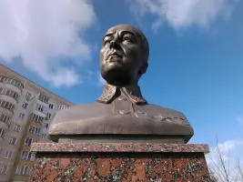 Памятник Герою Советского Союза генералу Дмитрию Карбышеву, фотография 2