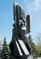 Братская могила советских воинов (мемориальный комплекс на площади города Николаевск), фотография 3