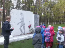 Памятник учителям и ученикам, погибшим в годы Великой Отечественной войны, фотография 3