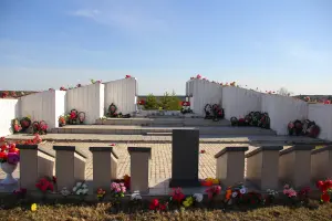 Памятник воинам-землякам, жителям села Нижнекулое