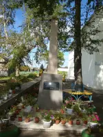 Памятник ушумунцам, погибшим в Великой Отечественной войны 1941 - 1945 гг, на территории школьного двора, фотография 3