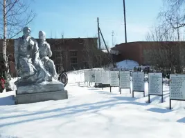 Памятник воинам, умершим в госпитале в годы Великой Отечественной войны, фотография 2
