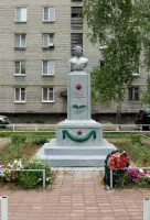 Памятник Петру Евстафьевичу Лаврову